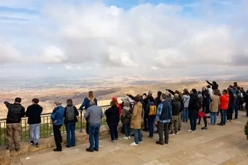 Molti Persone a Monte Nebo, viaggio organizzato giordania
